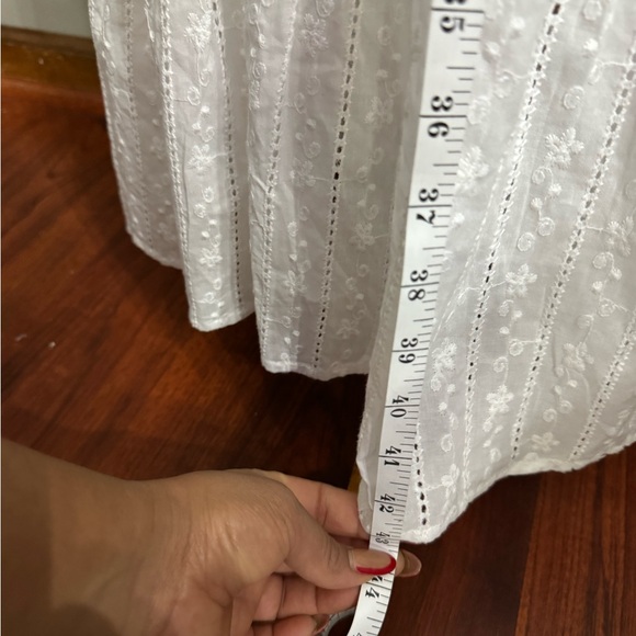 Chic White Tiered Maxi Skirt. Size S - Picture 7 of 9